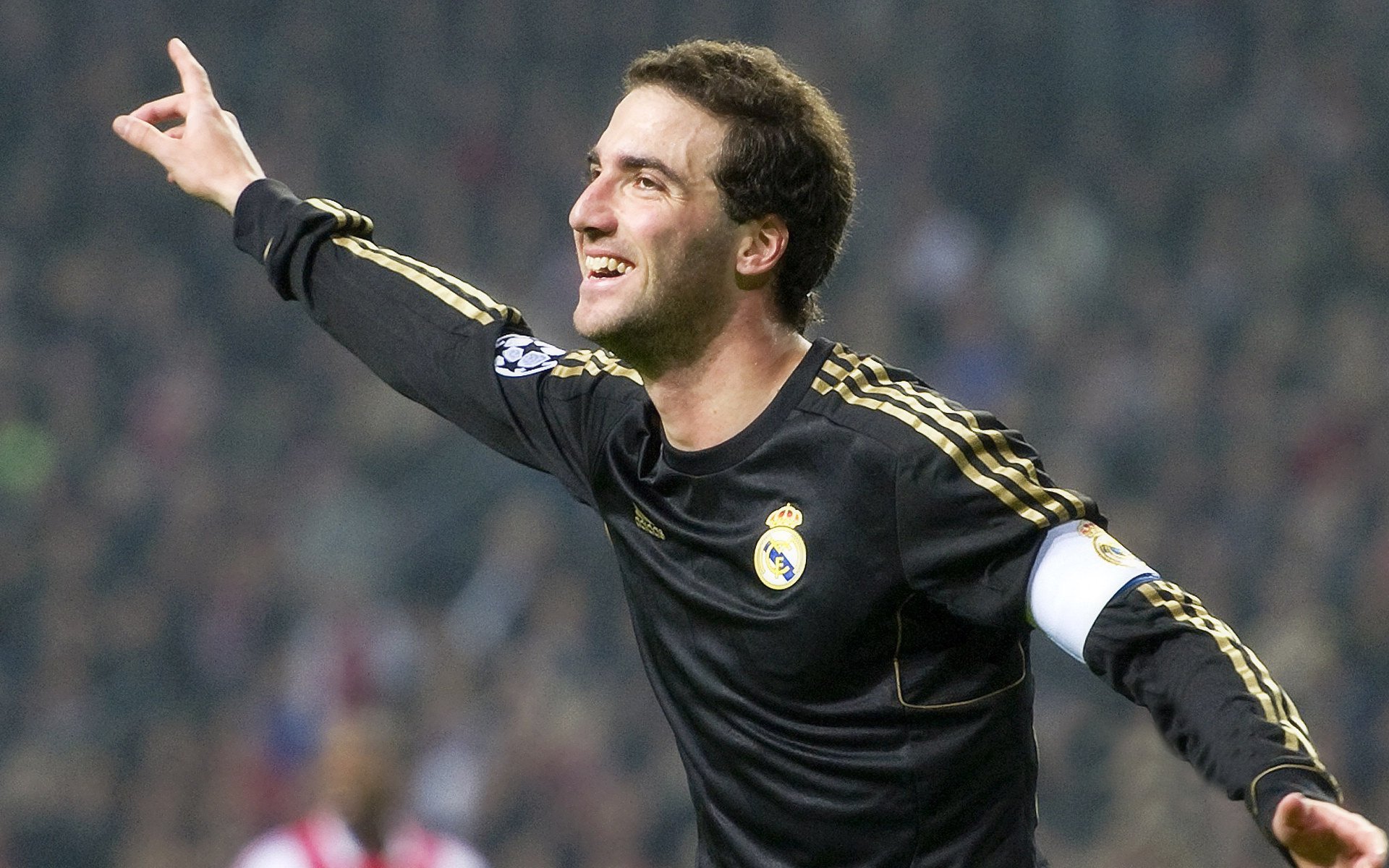 英超球队基于GPS数据制定个性化体能恢复方案,英超体能测试