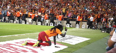 星空体育电脑版-中国足球年度最佳射手数据整理，中国足球队最佳射手